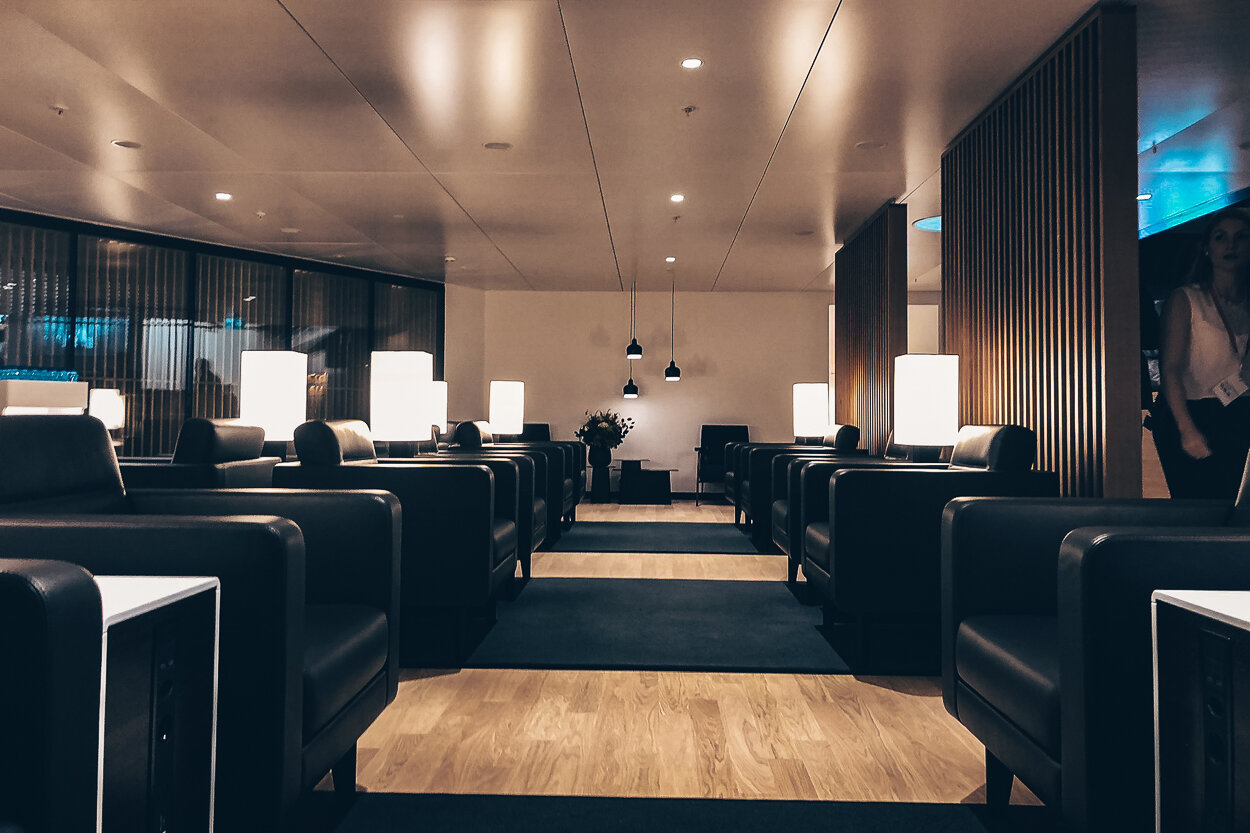 Neue Swiss Business und Senator Lounges Zürich A Loungebereich