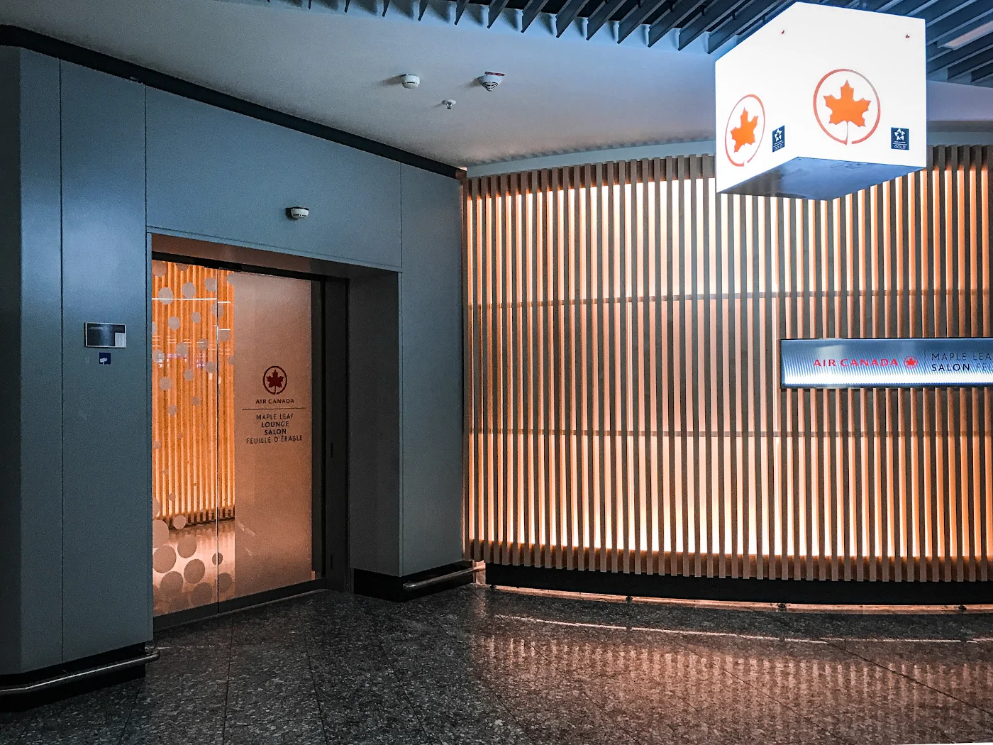 Eingang der Air Canada Maple leaf Lounge Frankfurt Terminal 1B