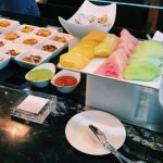Turkish Airlines Lounge Washington DC Buffet Früchte und warme Speisen