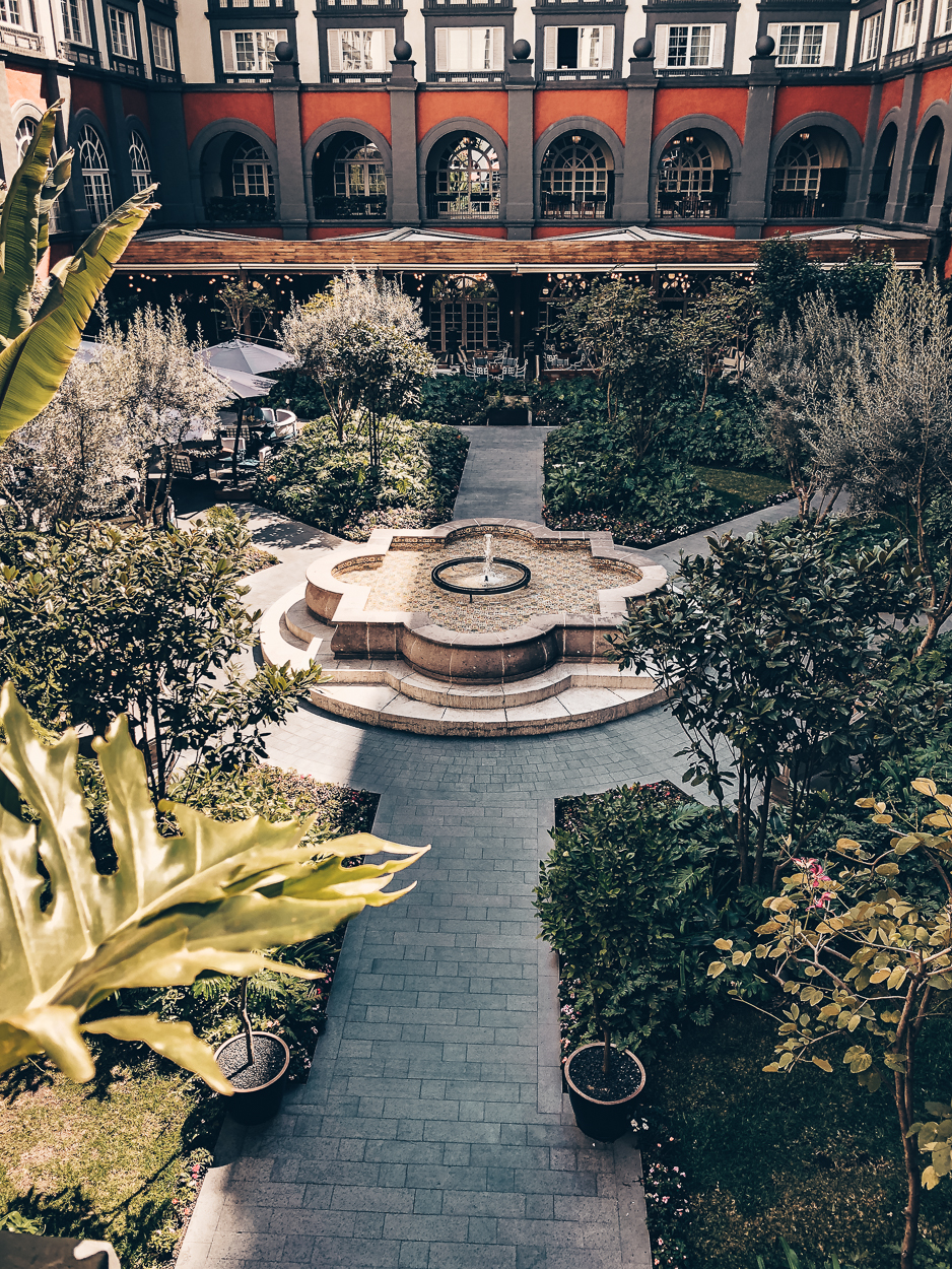 Review Four Seasons Mexico City Courtyard