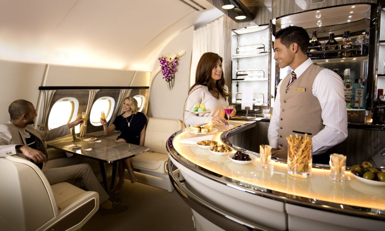günstig Emirates First Class mit Meilen buchen