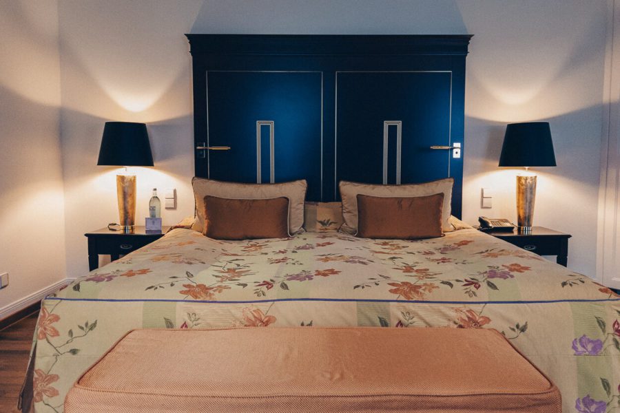 Review Bülow Palais Dresden Hotel Deluxe Doppelzimmer Bett