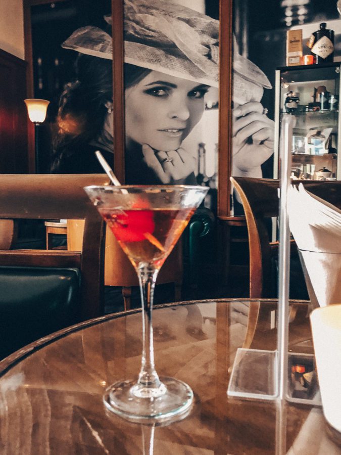 Cocktail Harry´s New York Bar Lindner Hotel Main Plaza Frankfurt New Brick