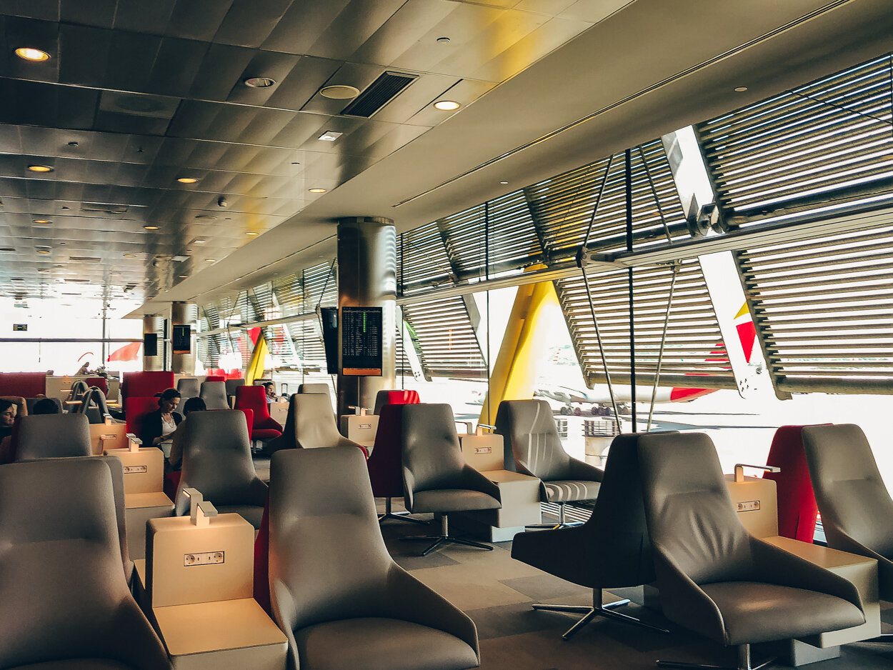 Review Iberia Business Lounge Madrid Premium Lounge Velázquez T4S