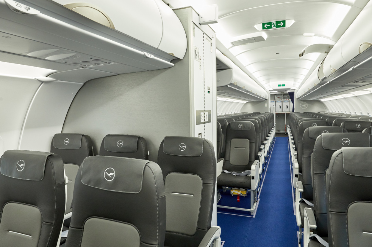 Neuer Lufthansa Sitz Europa Kabine Kurzstrecke Waschraum Notausgang Airbus A321neo