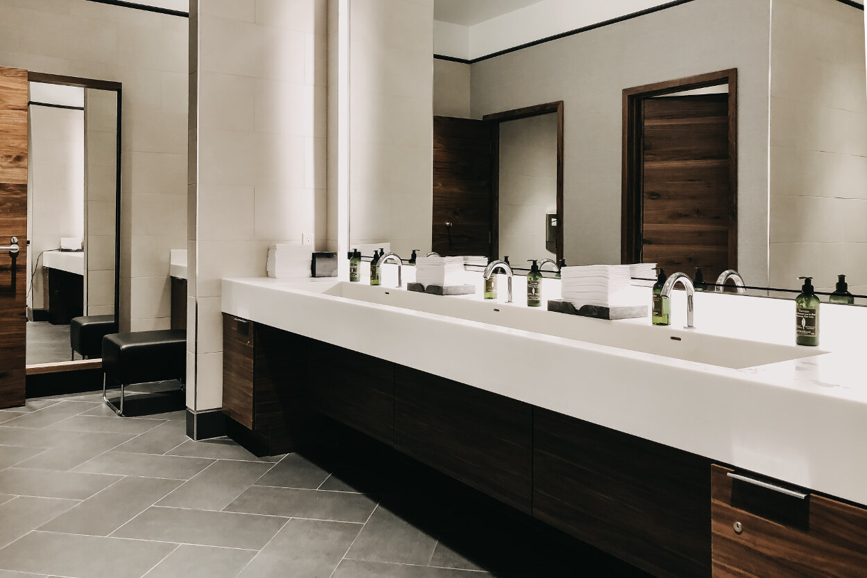 Review The Centurion Lounge Dallas Fort Worth DFW WCs Toiletten