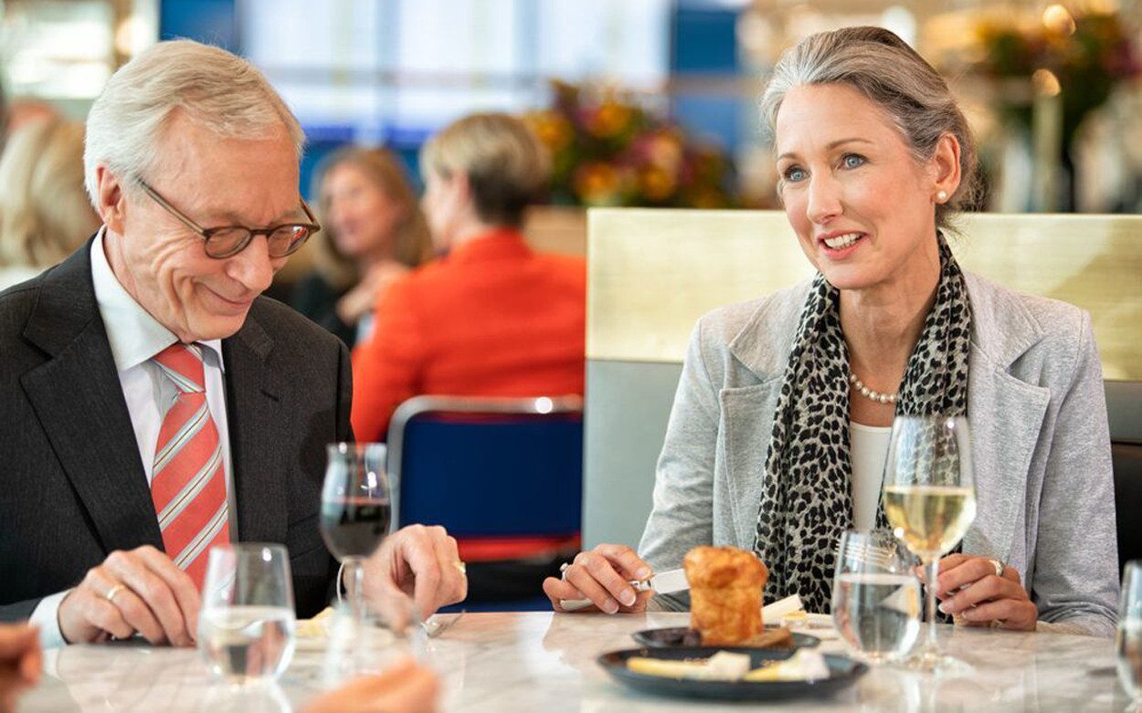KLM Lounge Amsterdam Restaurant kostenpflichtig