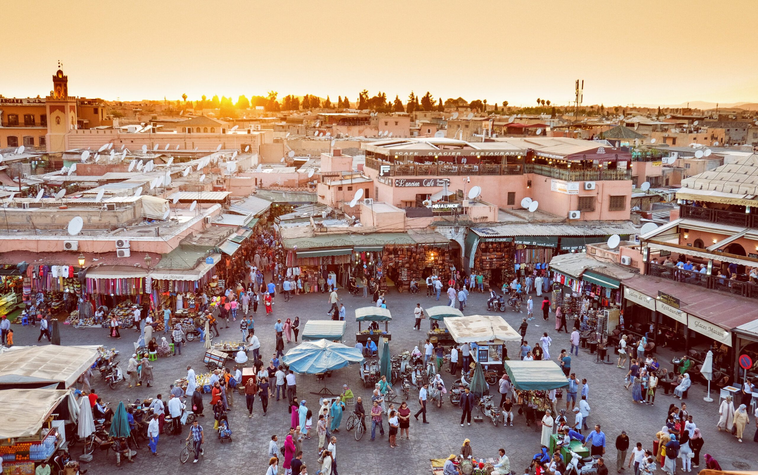 Blick auf den berühmten Markt Jama el Fna in Marrakesch