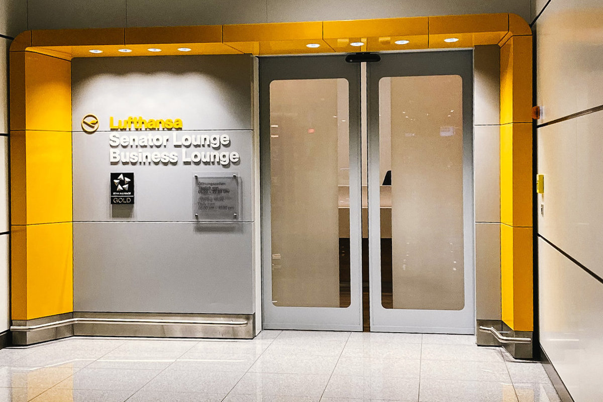 Eingangsportal Lufthansa Business und Senator Lounge