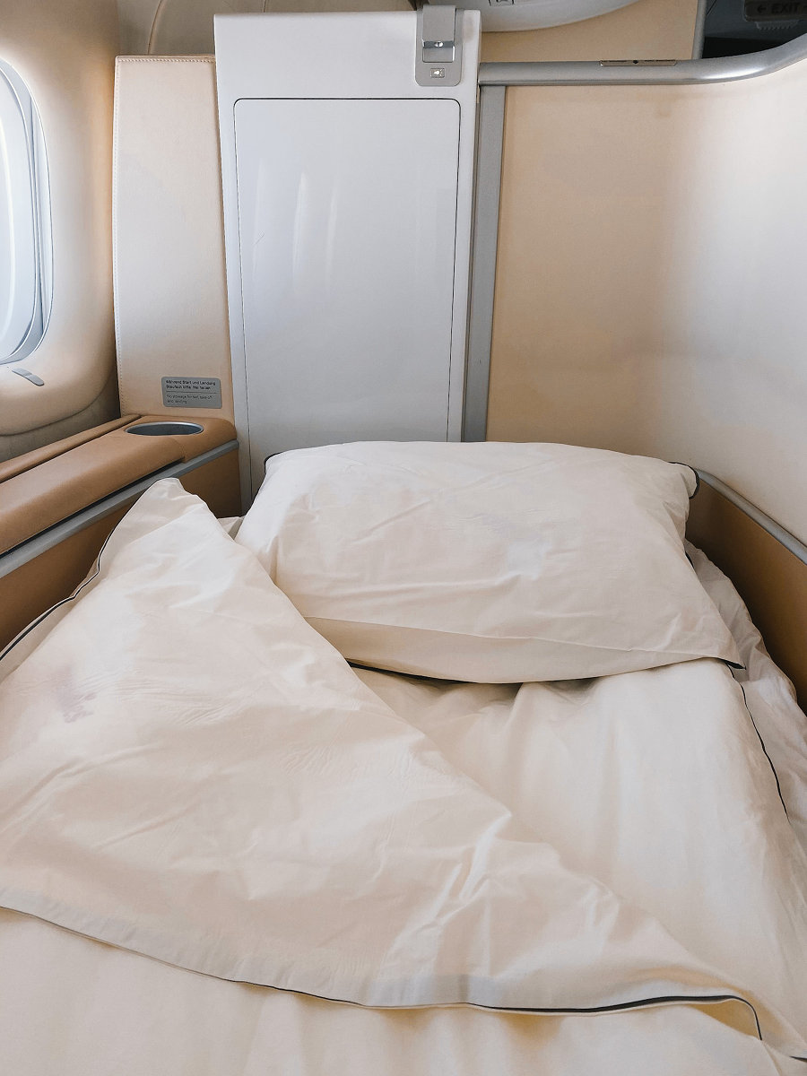 Bett in der Lufthansa First Class Boeing 747-8i