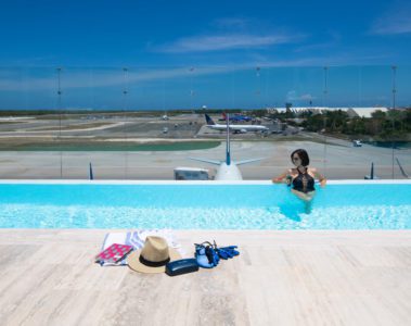 Punta Cana International VIP Lounge mit Terrasse und Swimmingpool
