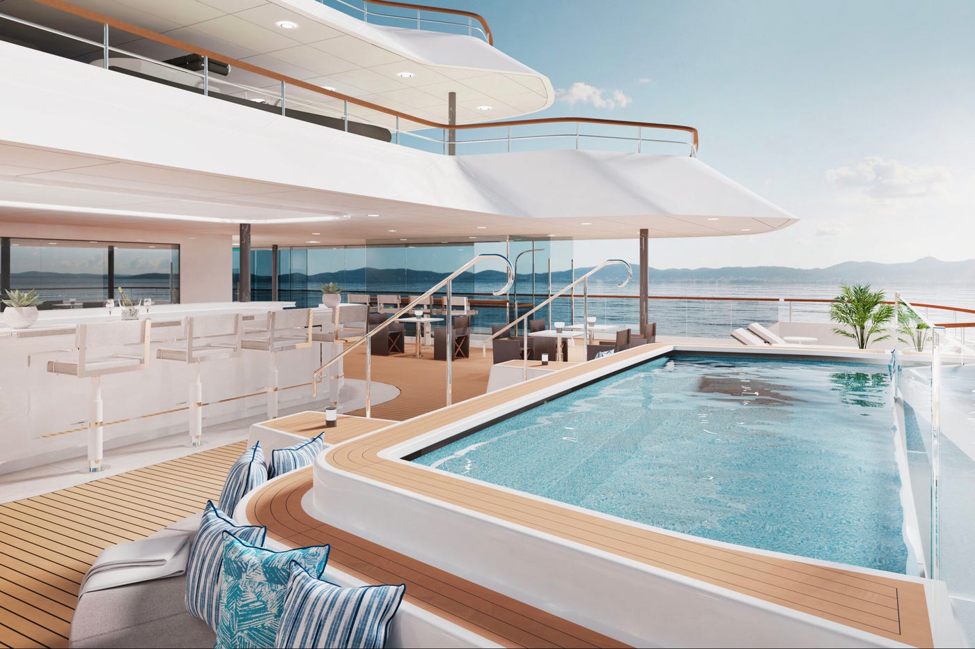 Pool The Ritz-Carlton Yacht Collection