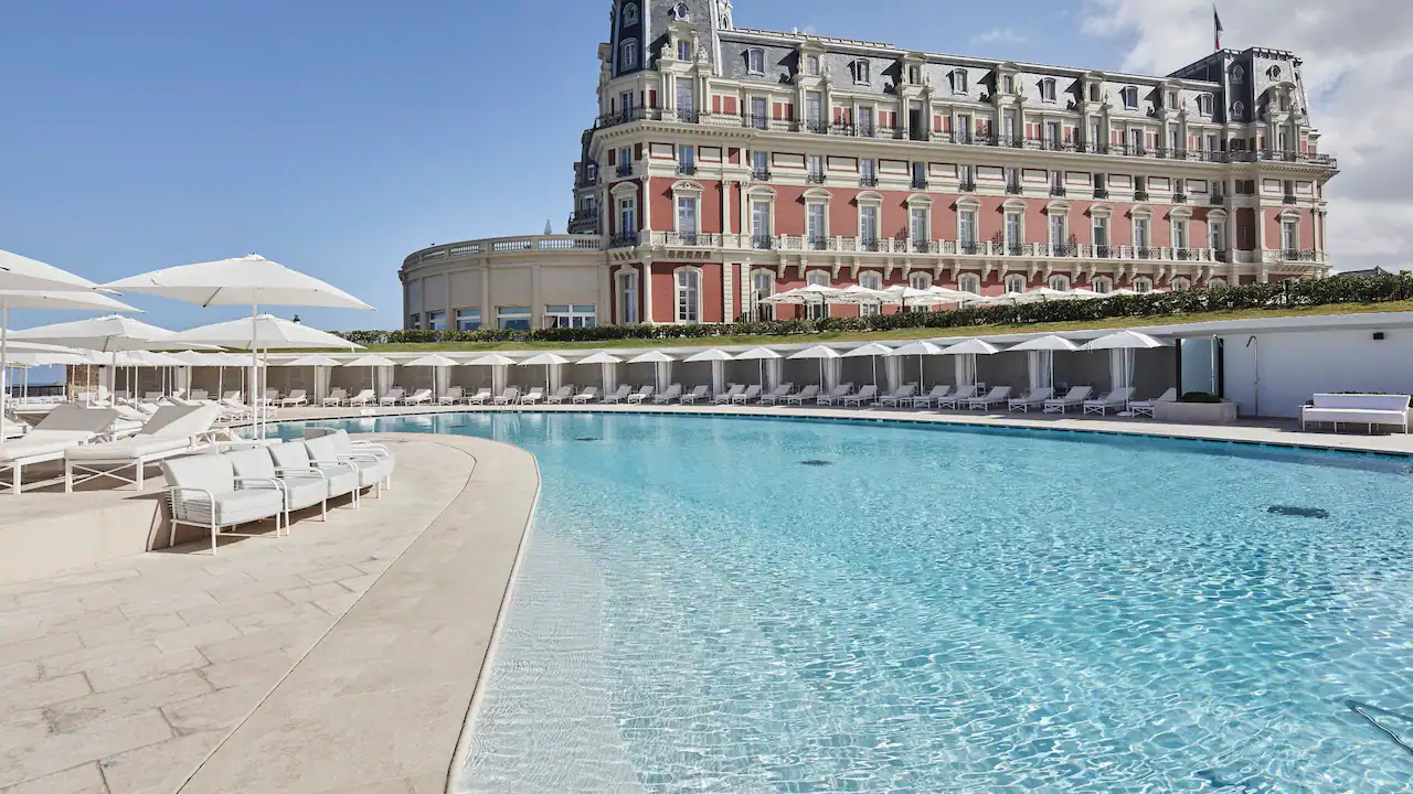 Swimmingpool des Hotel du Palais Biarritz ein Word of Hyatt Hotel