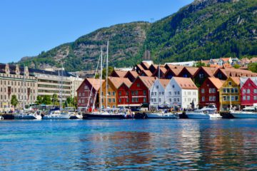 Blick auf Bergen, Norwegen vom Wasser aus