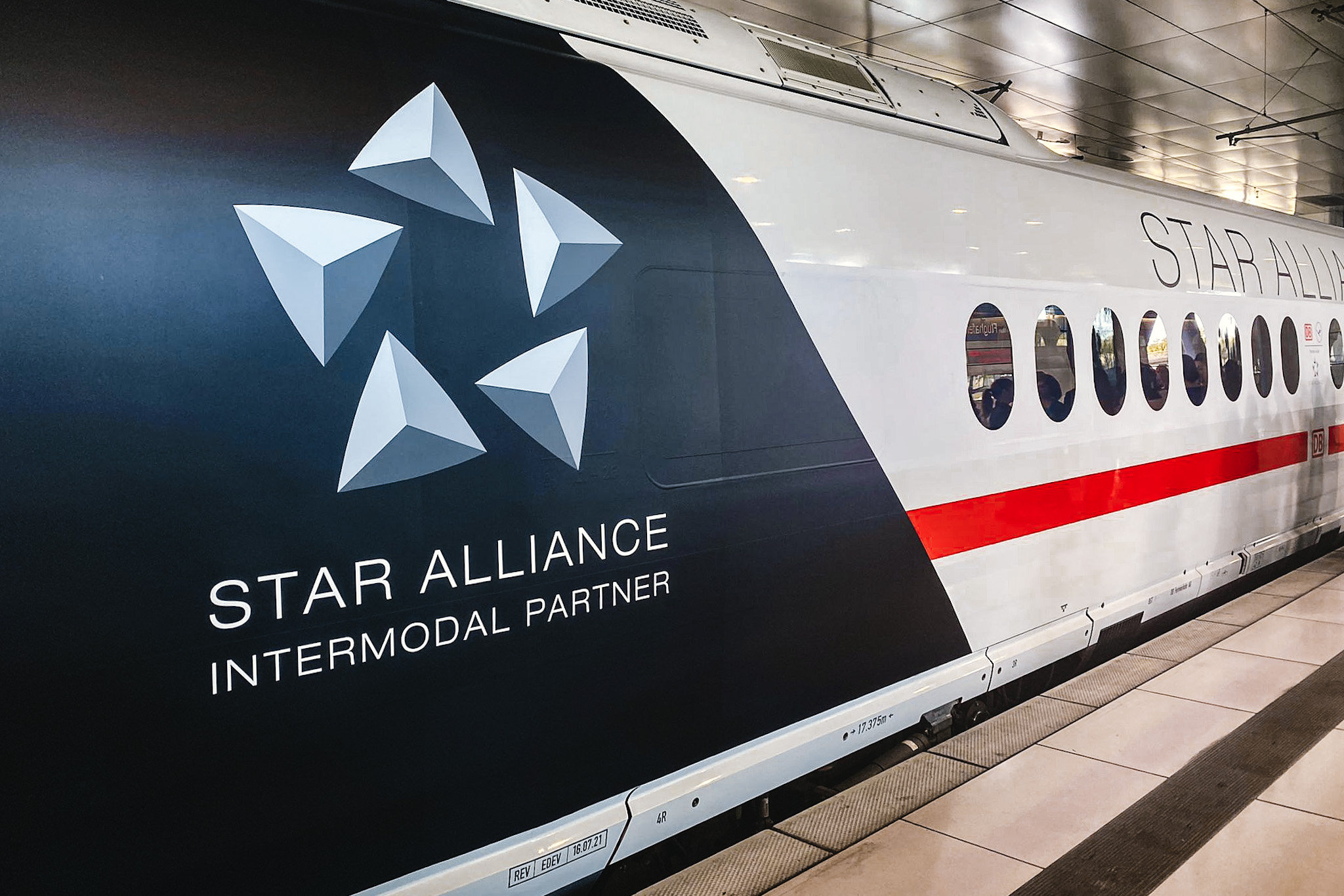 Deutsche Bahn Star Alliance Intermodal Partner ICE-Lackierung