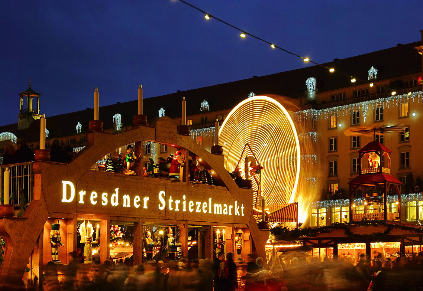 der Dresdner Striezelmarkt ist der älteste Weihnachtsmarkt in Deutschland