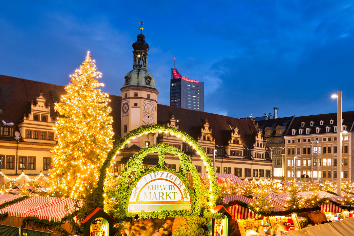 Blick auf den Leipziger Weihnachtsmarkt - den zweitältesten in Deutschland