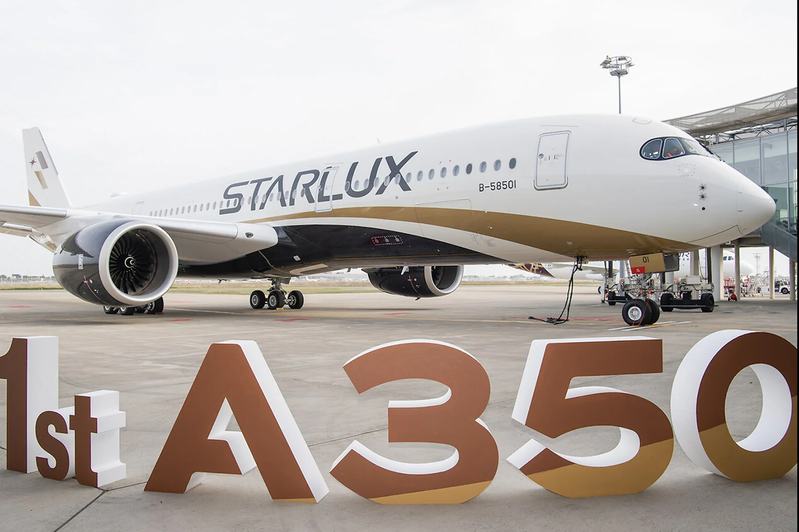 Starlux Airlines Airbus A350